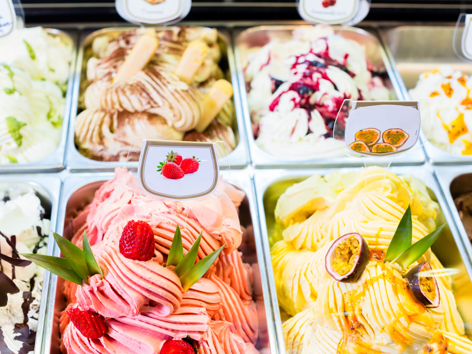 I Thyborøn finder du flere isbutikker der sælger is og isvafler