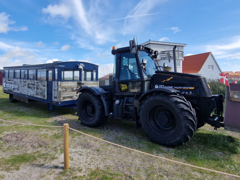 Jyllandsakvariet tilbyder natursafari i traktorbus i Thyborøn